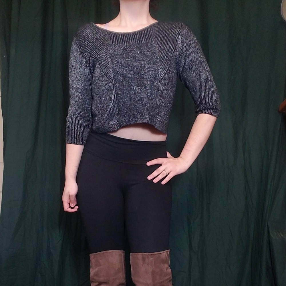 SOLD Princess Vera Wang crop top sweater